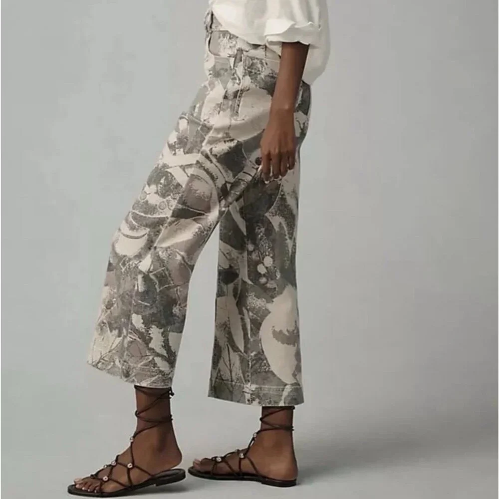 Pilcro Gray and Cream Abstract Women's Flare Jeans - Picture 4 of 12